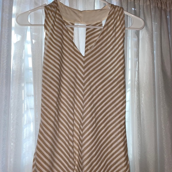 White & Black adorable sleeveless top - Picture 1 of 2